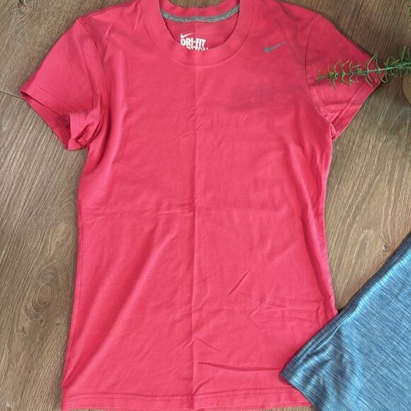 ((4 PIECE)) NIKE UNDER ARMOUR NEW BALANCE SHORT SLEEVE TEE BUNDLE CASUAL GYM SM - Picture 5 of 6